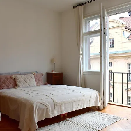 Old Town - Konviktska * Πράγα